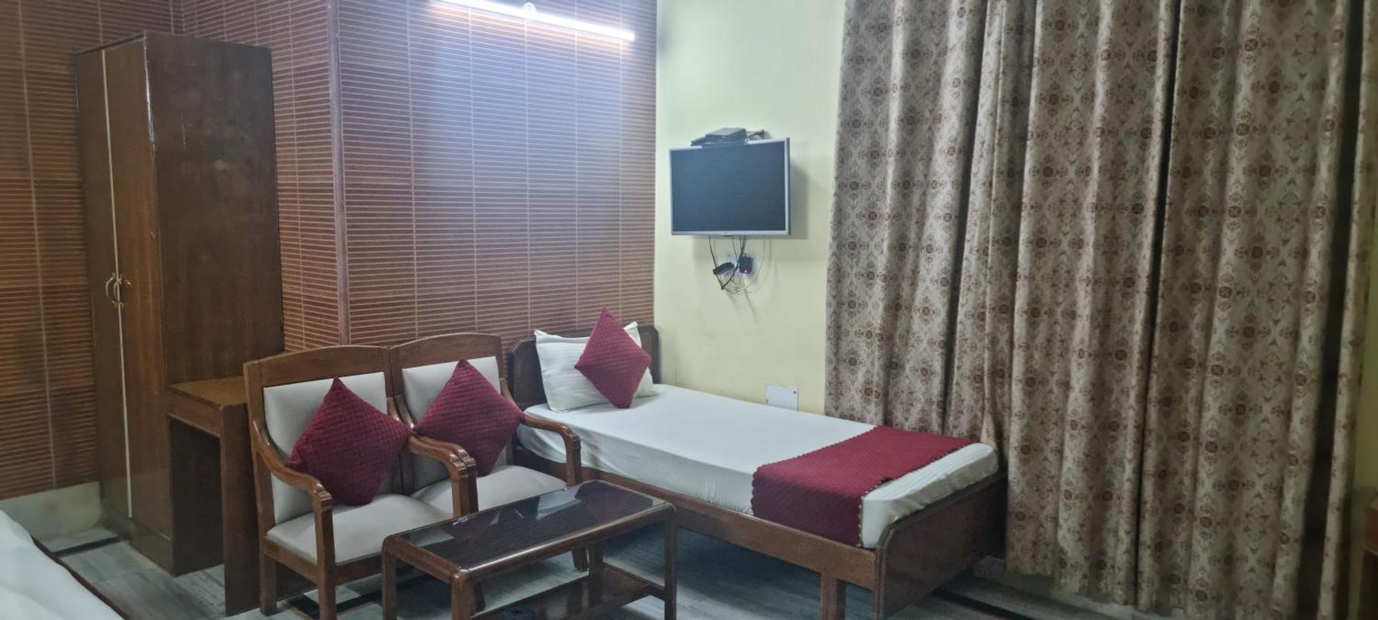 Hotel Har Ki Pauri By Around Stays Haridwār Extérieur photo
