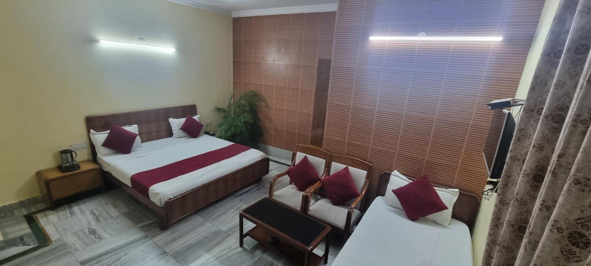 Hotel Har Ki Pauri By Around Stays Haridwār Extérieur photo