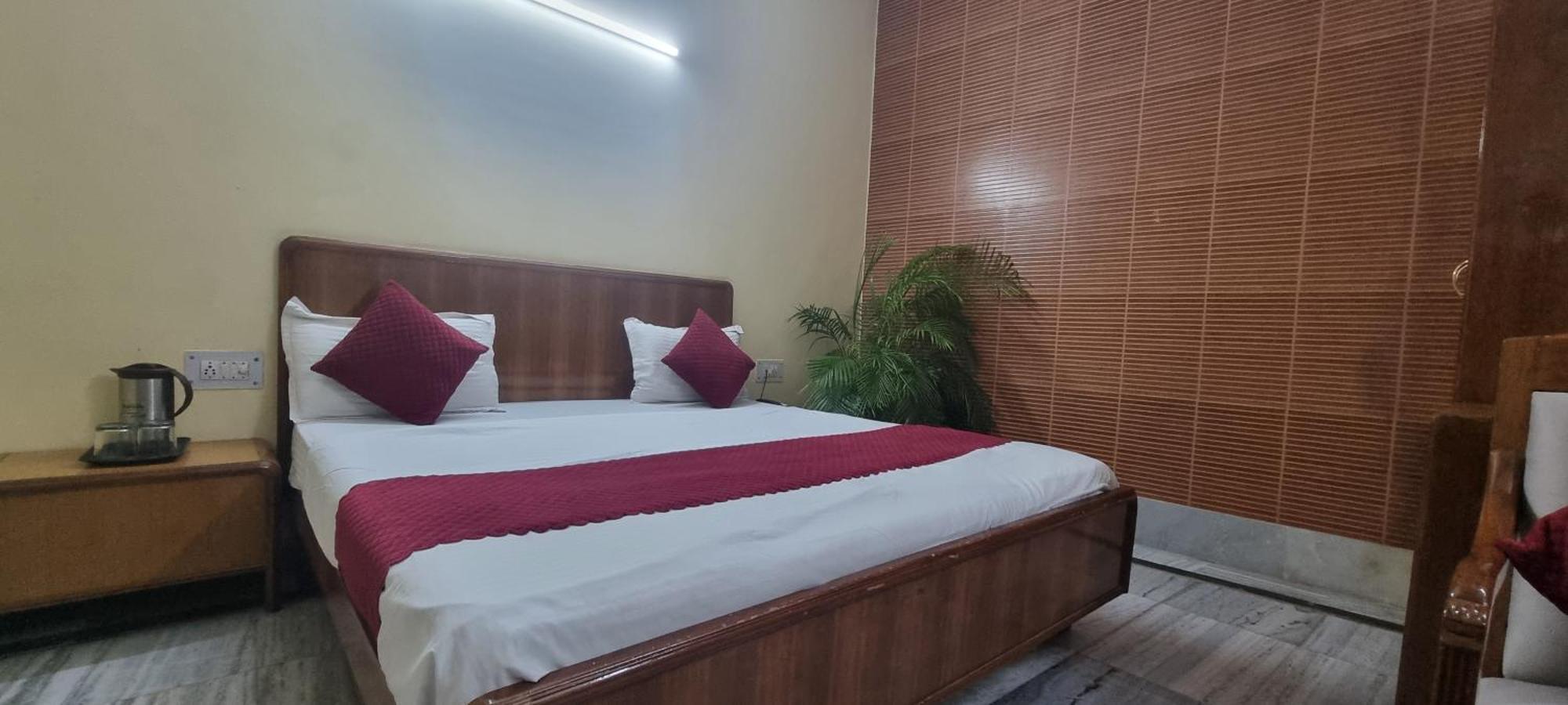 Hotel Har Ki Pauri By Around Stays Haridwār Extérieur photo