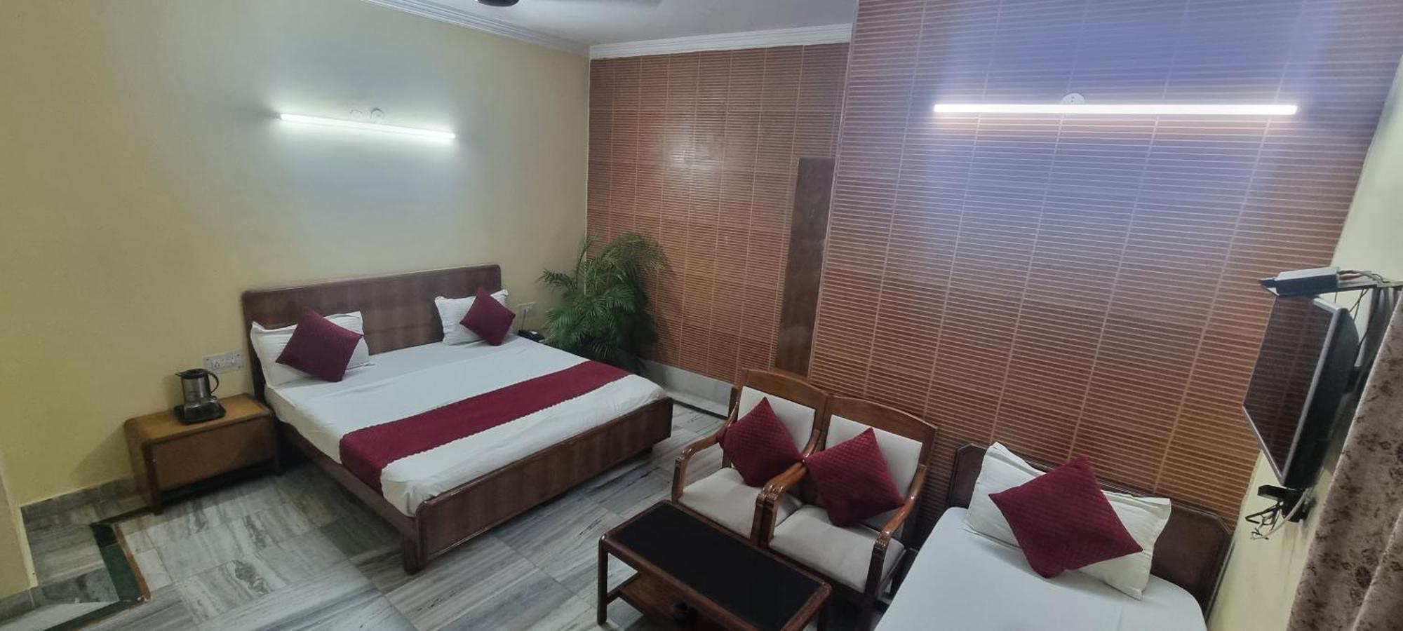 Hotel Har Ki Pauri By Around Stays Haridwār Extérieur photo