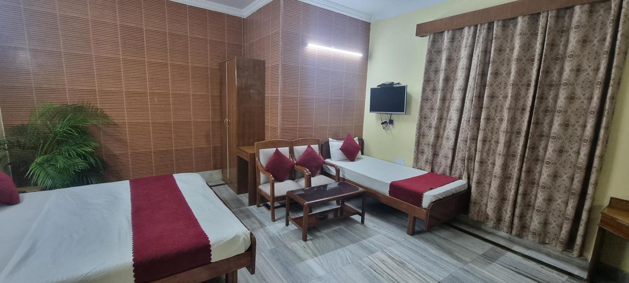Hotel Har Ki Pauri By Around Stays Haridwār Extérieur photo