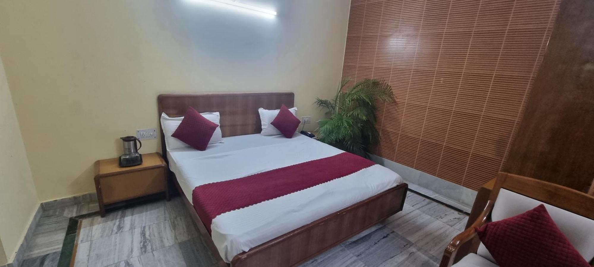 Hotel Har Ki Pauri By Around Stays Haridwār Extérieur photo