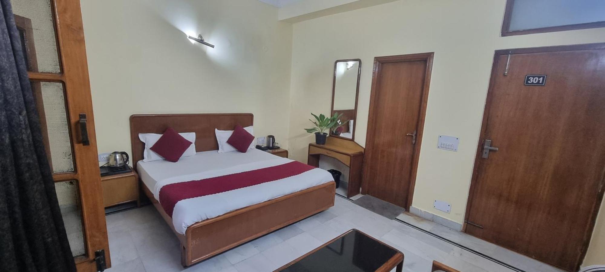 Hotel Har Ki Pauri By Around Stays Haridwār Extérieur photo