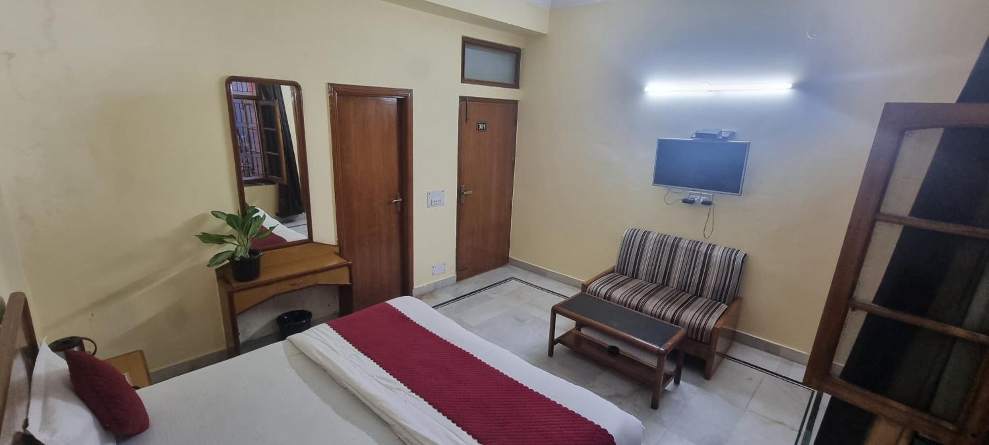 Hotel Har Ki Pauri By Around Stays Haridwār Extérieur photo